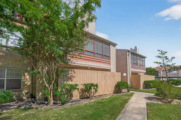 10555 Turtlewood Court #210, Houston, TX 77072