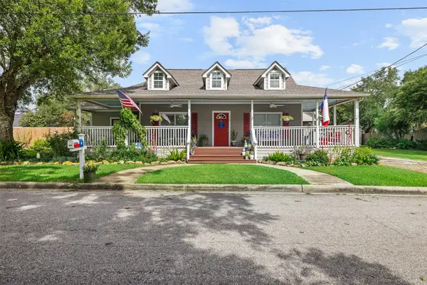 410 N Cochran Street, Bellville, TX 77418