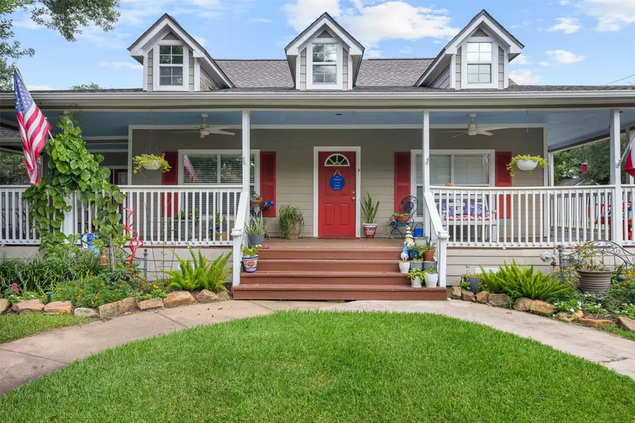 410 N Cochran Street, Bellville, TX 77418 - #3
