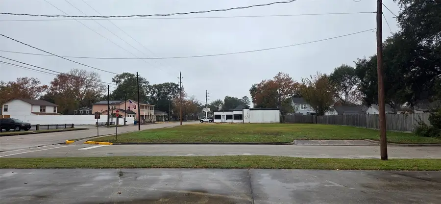 711 E Main Street, Humble, TX 77338 - Image #3