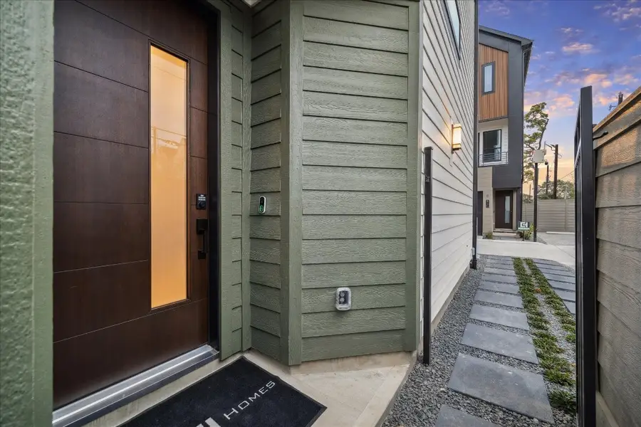 811 Thornton Road #E, Houston, TX 77018 - #2