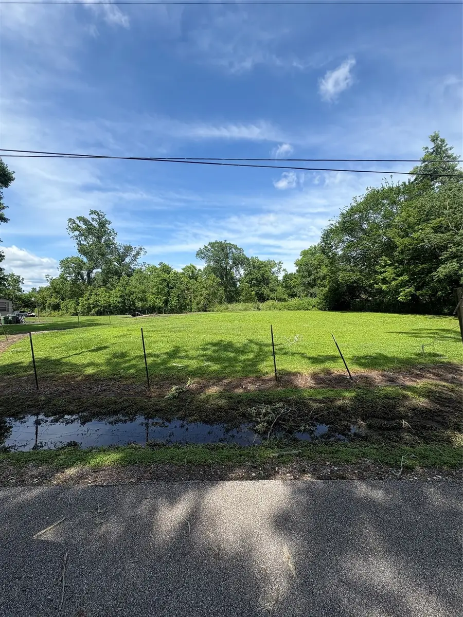 1907 Bell Street, Dayton, TX 77535 - #2
