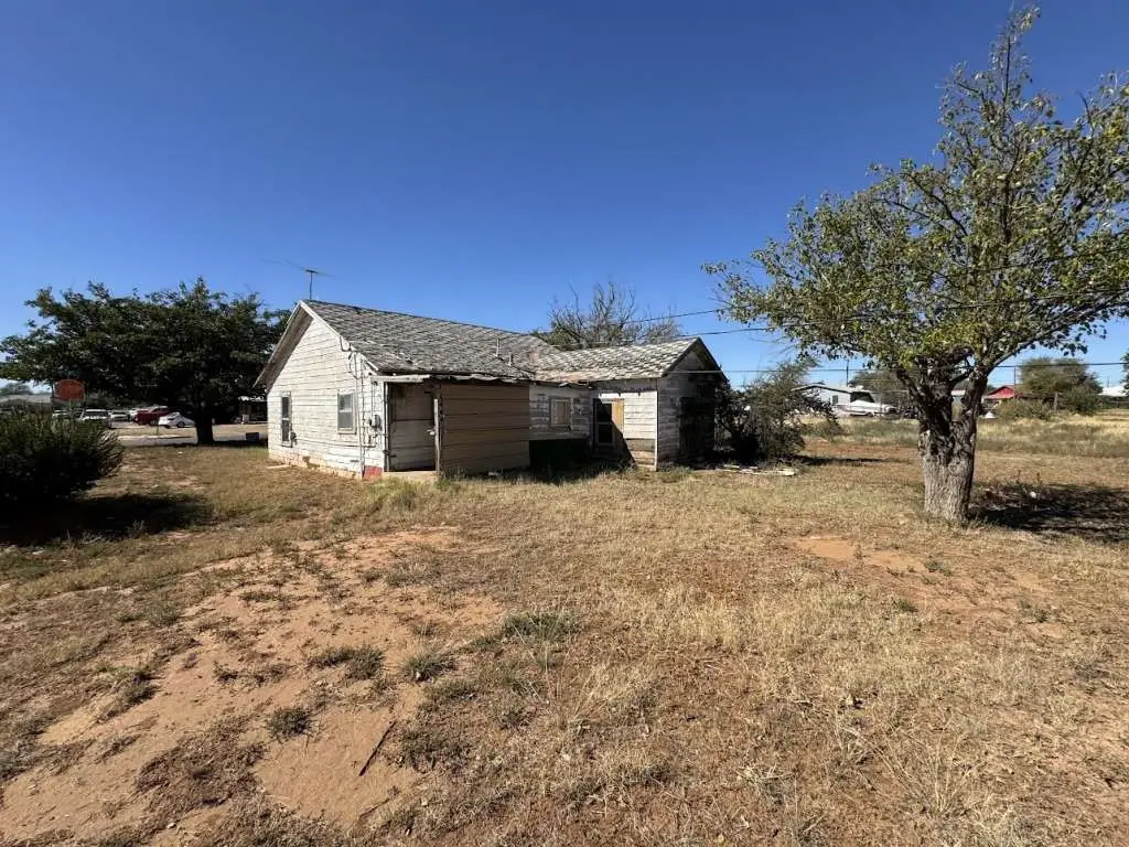 650 S 6th Street, Slaton, TX 79364 - #1