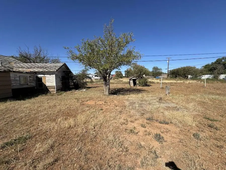650 S 6th Street, Slaton, TX 79364 - #2