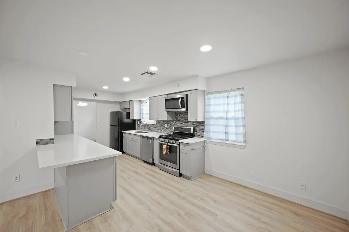 1219 Wisterwood Drive, Houston, TX 77043 - Image #1