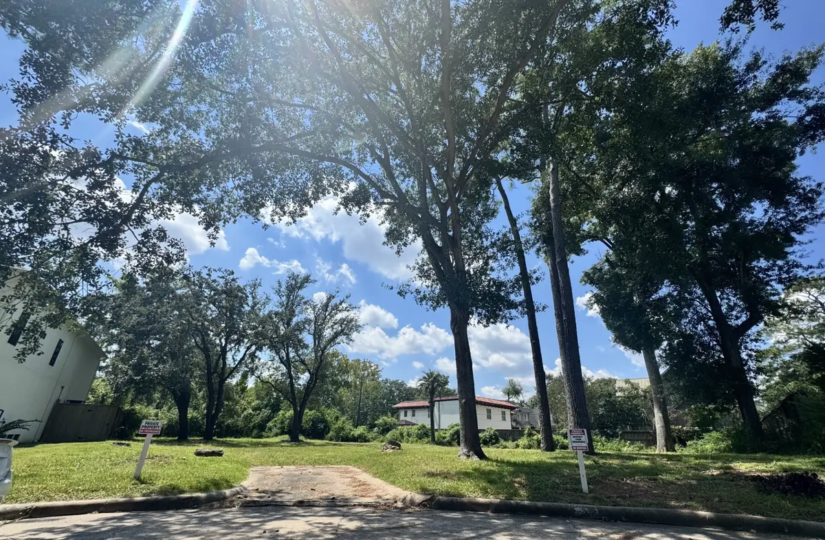 3 Plantation Road, Houston, TX 77024 - Image #1