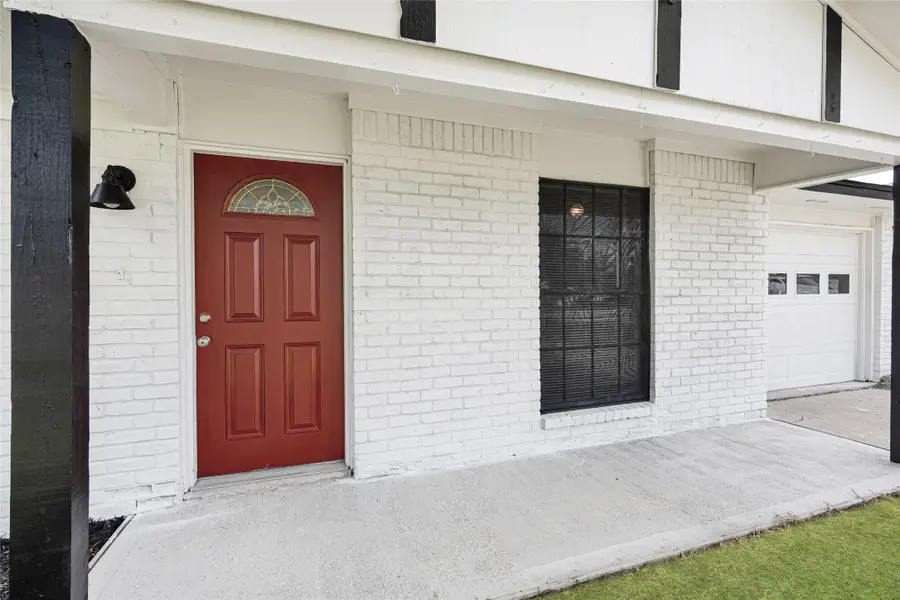 622 N 13th Street, La Porte, TX 77571 - #2