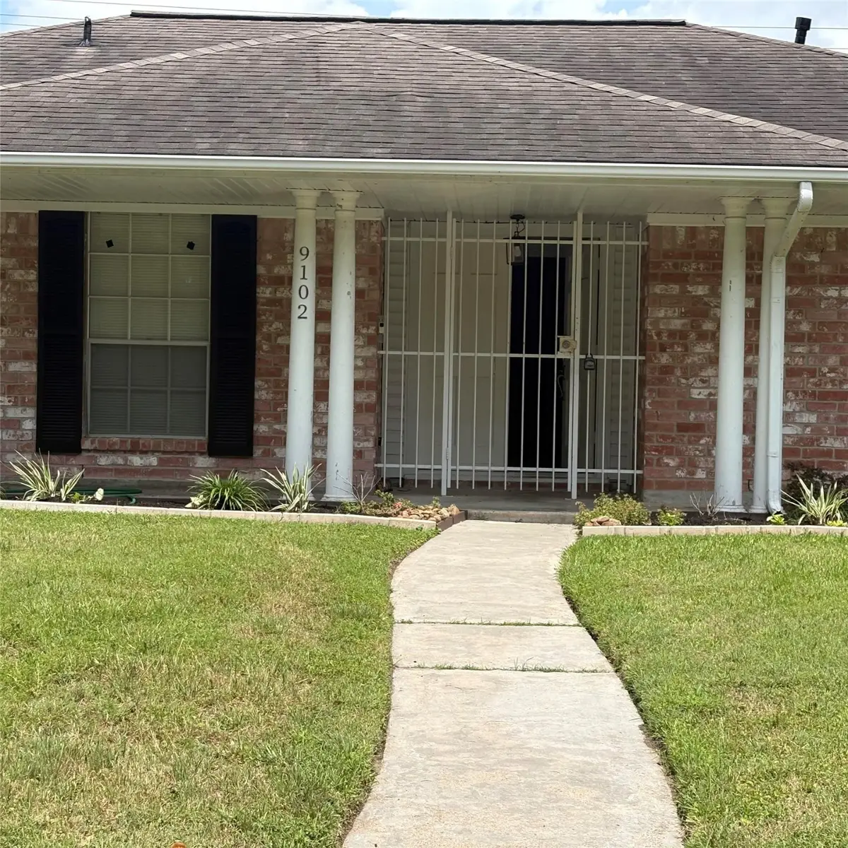 9102 Petersham Drive, Houston, TX 77031 - Image #1