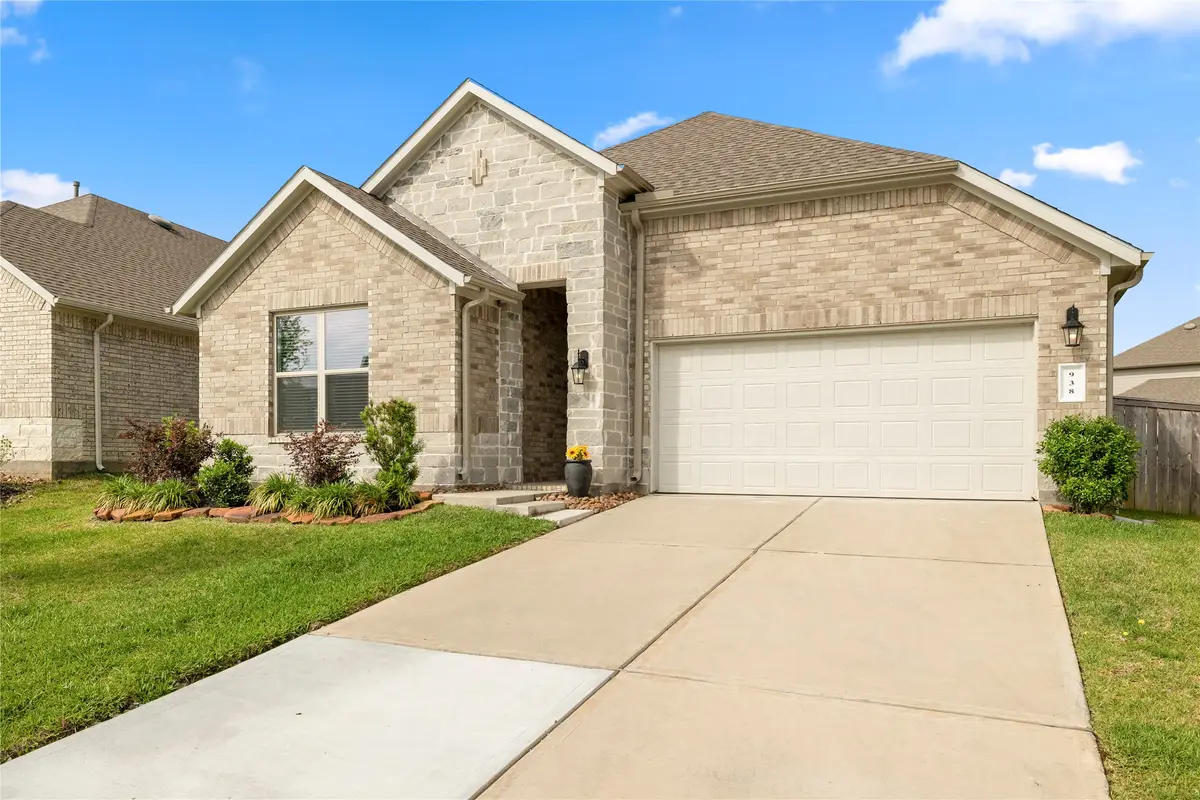938 Youth Water Road, Montgomery, TX 77316 - Image #1