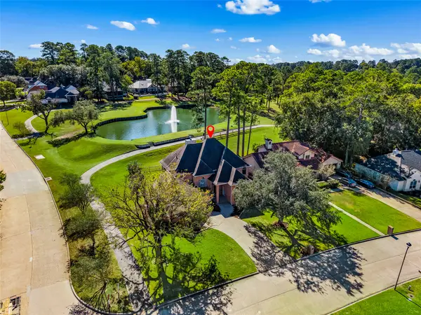 100 April Waters Drive N, Montgomery, TX 77356