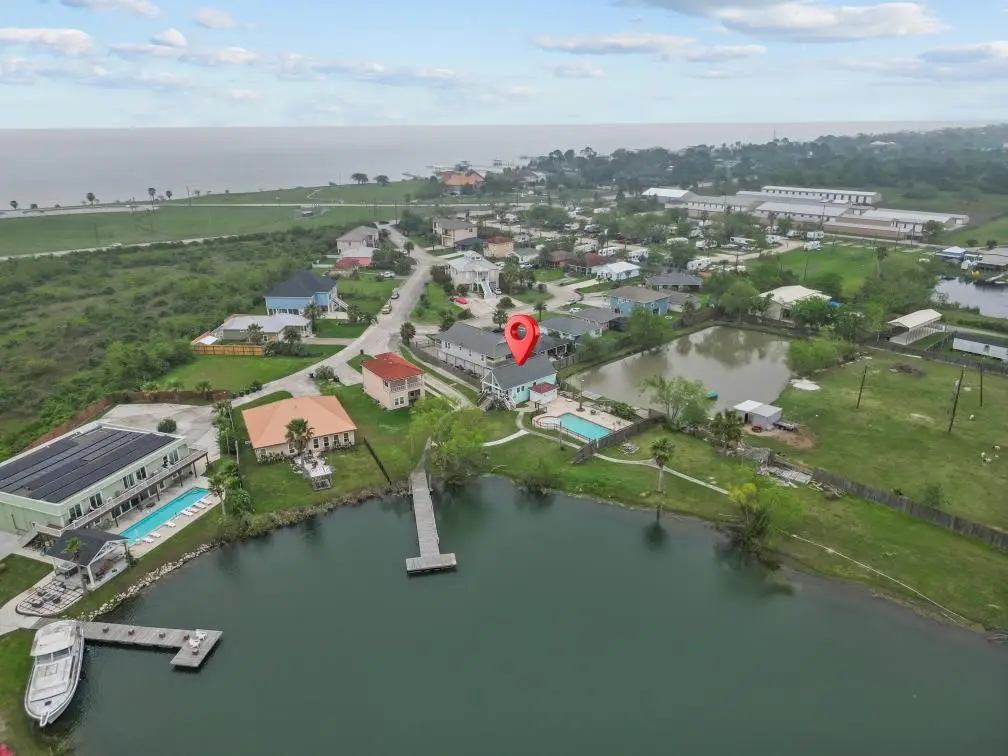 242 Debbie Lane, Dickinson, TX 77539 - Image #1