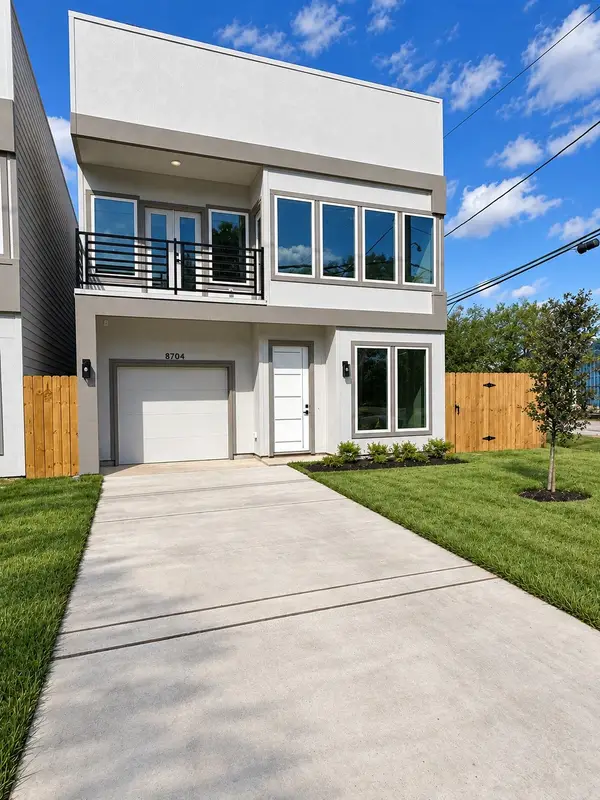 8704 Southview Street, Houston, TX 77051