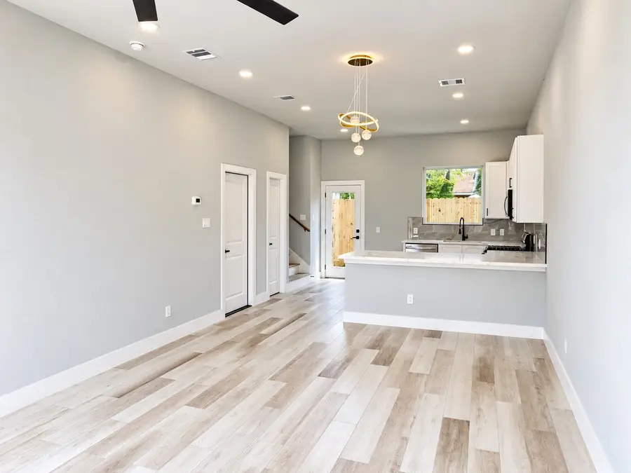 8704 Southview Street, Houston, TX 77051 - #3