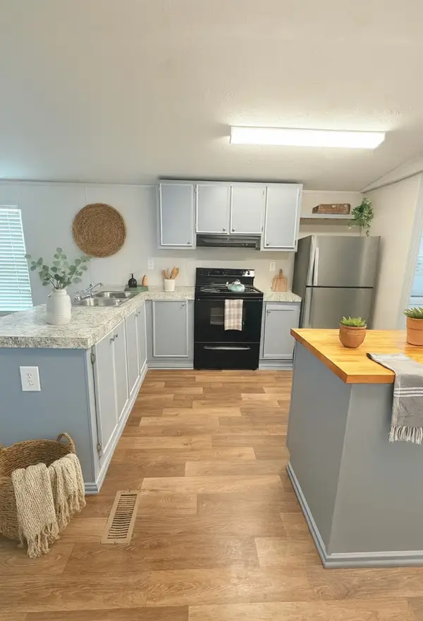 127 Dolphin Harbor S, Baytown, TX 77523