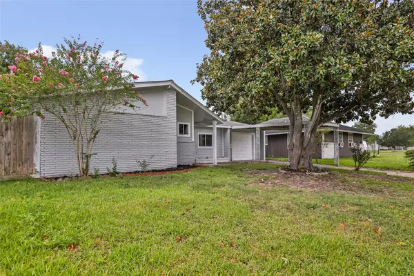 666 Elton Street, Houston, TX 77034