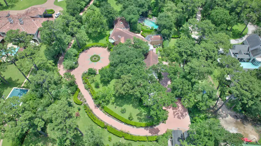 35 W Rivercrest Drive, Houston, TX 77042 - #2