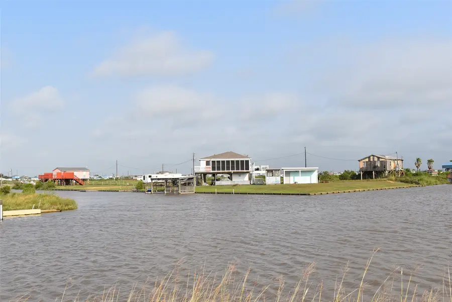 11 Chimaera Road, Sargent, TX 77414 - Image #2