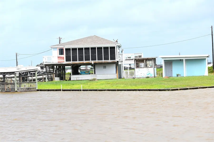 11 Chimaera Road, Sargent, TX 77414 - Image #3