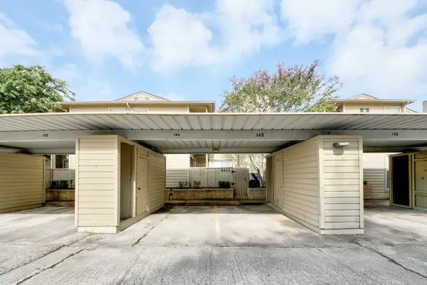 9433 Pagewood Ln, Houston, TX 77063