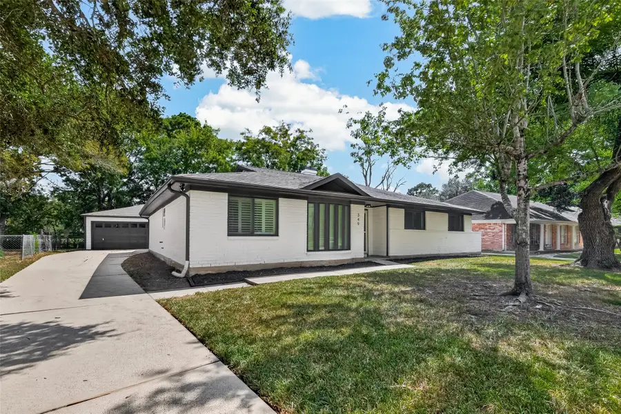 349 Dawn Hill Drive, Friendswood, TX 77546 - #2