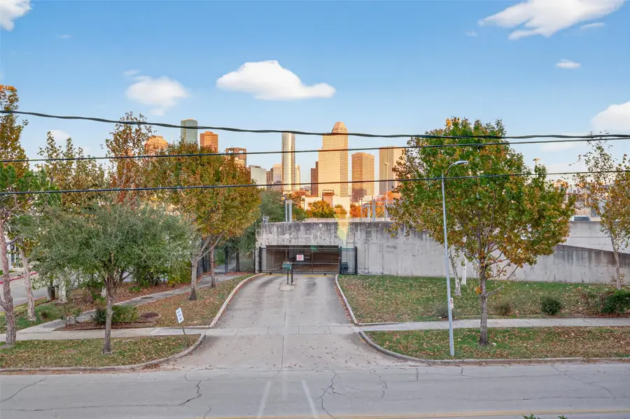 301 W Clay, Houston, TX 77019 - Image #2