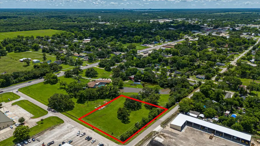 1150 E Brazos Lt 2 Avenue, West Columbia, TX 77486 - #2