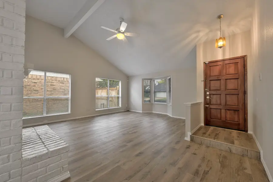 2011 Creek Valley Lane, Sugar Land, TX 77478 - Image #2