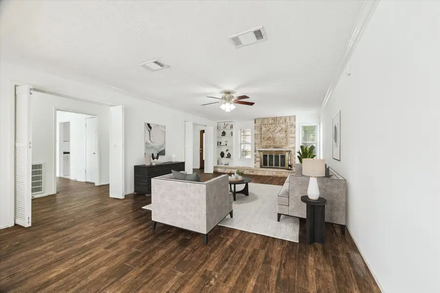 607 Oak Harbor Drive, Houston, TX 77062 - Image #3