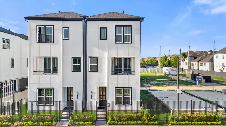 2708 Grand Fountains Drive #F, Houston, TX 77054 - Image #3