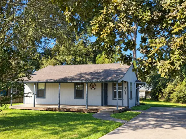 708 S Gray Avenue, West Columbia, TX 77486