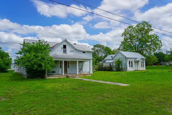 509 S Saint Andrews Street, Weimar, TX 78962