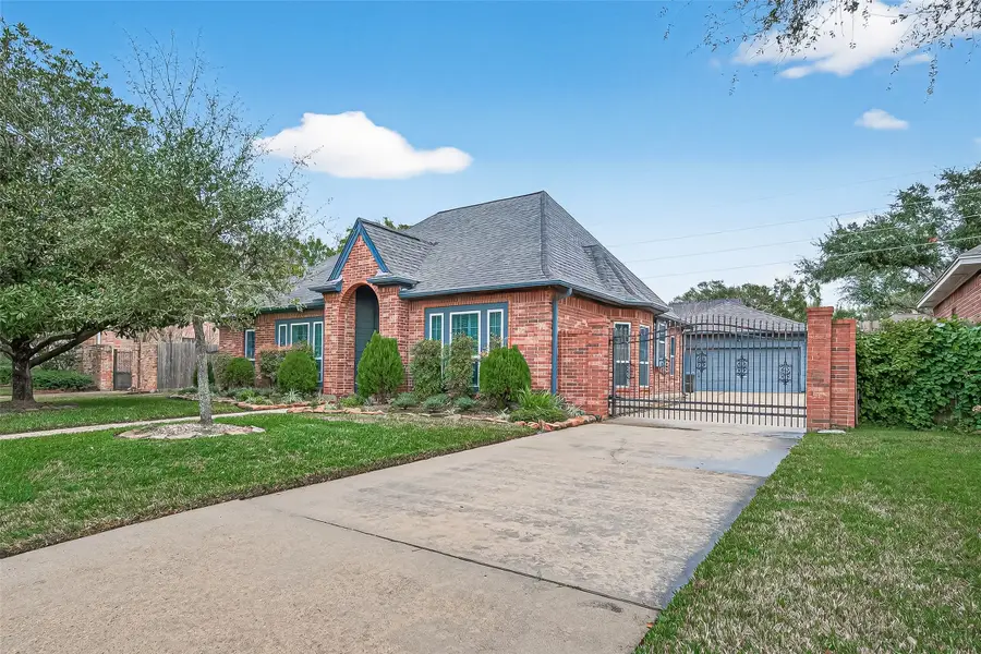 1010 Mill Valley Drive, Sugar Land, TX 77498 - Image #3