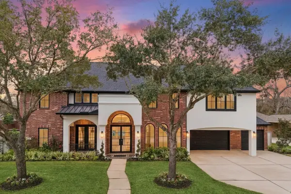 7714 Long Shadows Drive, Sugar Land, TX 77479