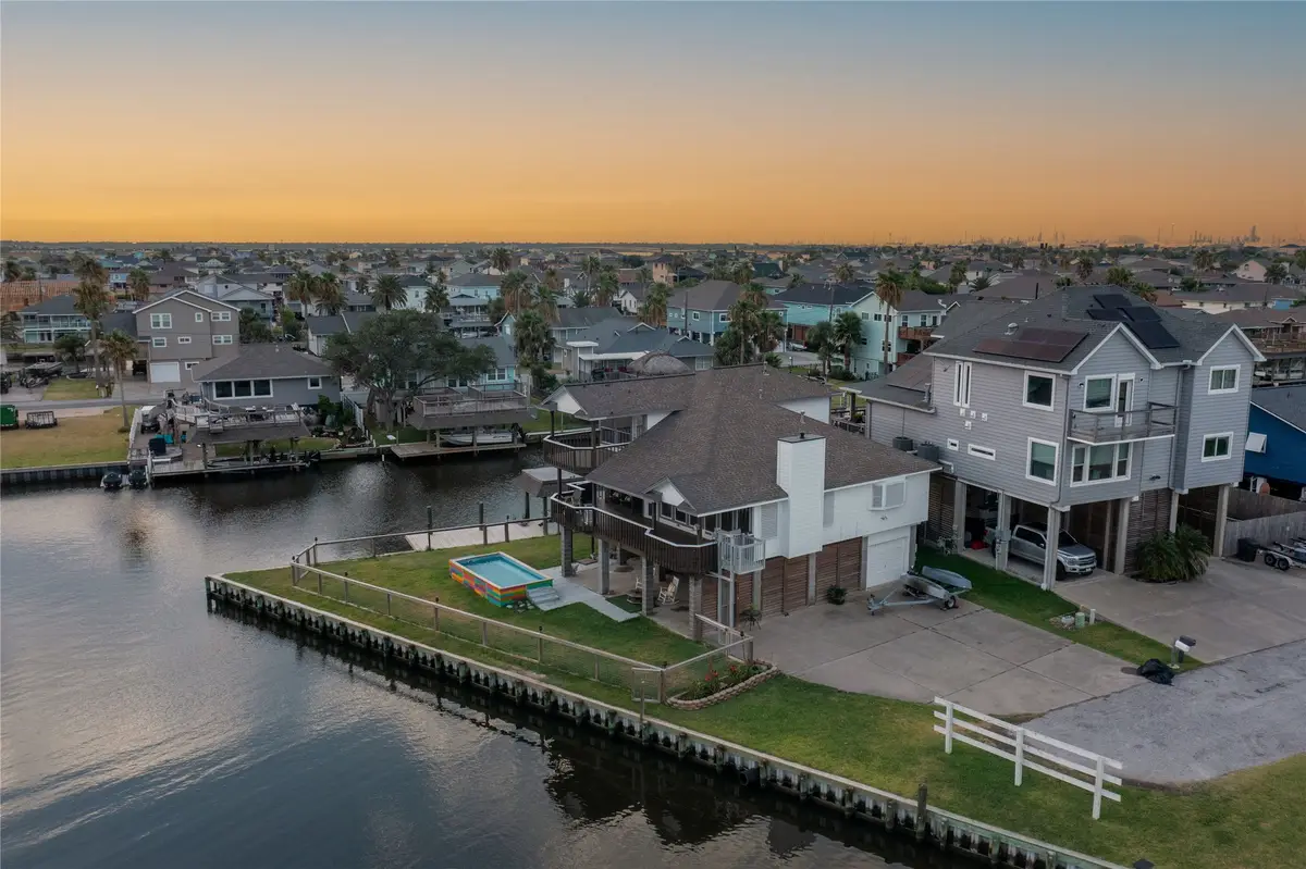 925 Bonita Street, Bayou Vista, TX 77563 - Image #1