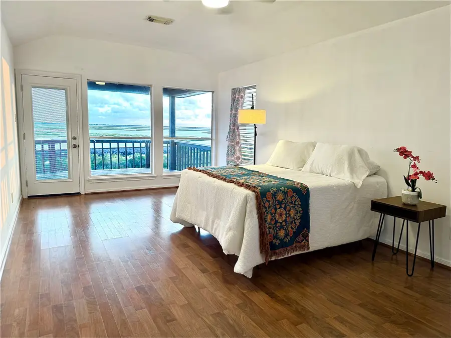 925 Bonita Street, Bayou Vista, TX 77563 - Image #3