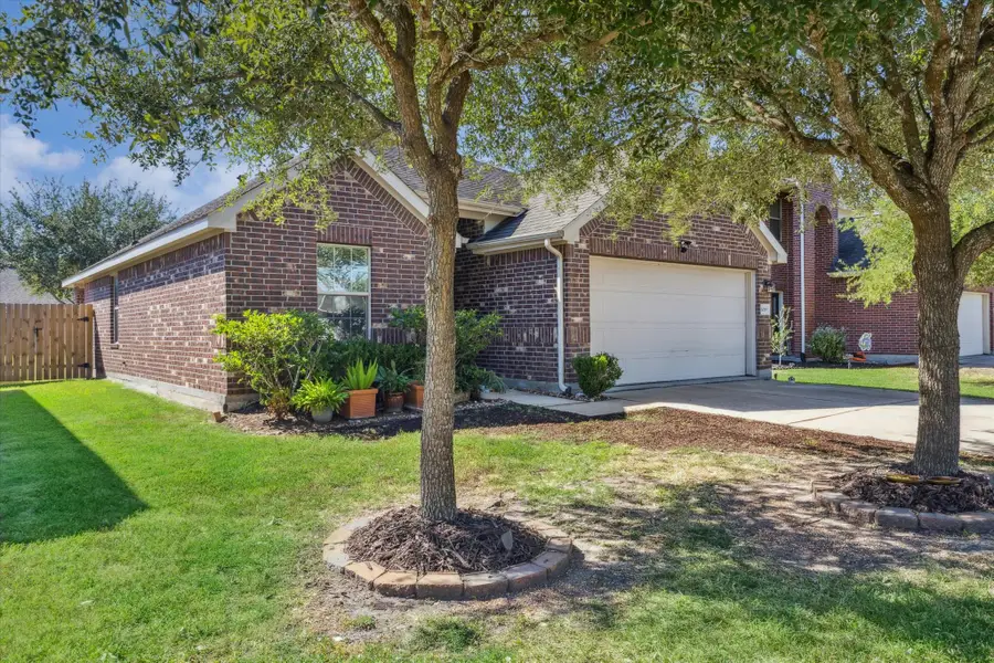 3039 Boxwood Springs Lane, Dickinson, TX 77539 - Image #2