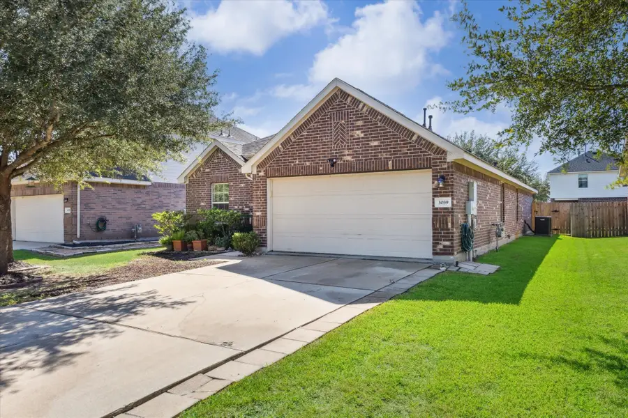 3039 Boxwood Springs Lane, Dickinson, TX 77539 - Image #3