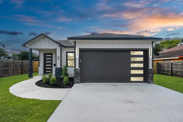 2720 Cos Street, Liberty, TX 77575