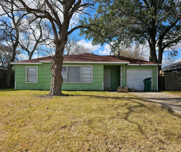 1308 Pecan Dr, Pasadena, TX 77502