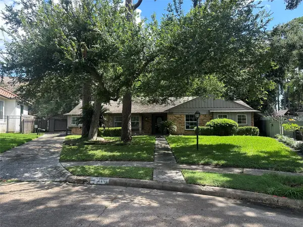 214 Mignon Lane, Houston, TX 77024