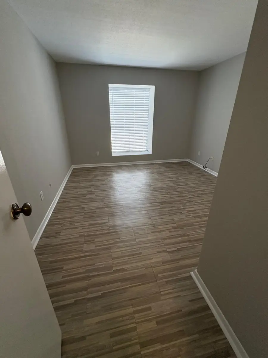 3055 SW Walnut Bend Lane #33, Houston, TX 77042 - Image #3