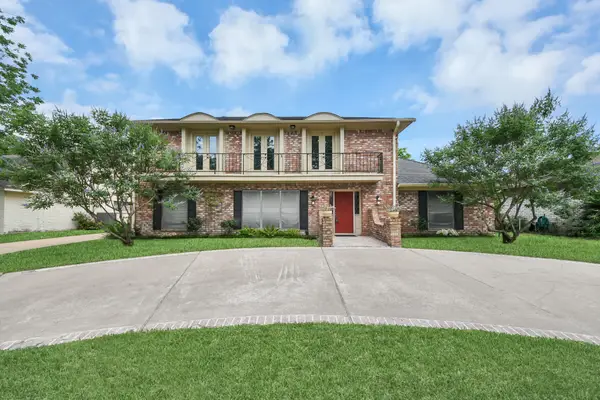 839 Longview Drive, Sugar Land, TX 77478