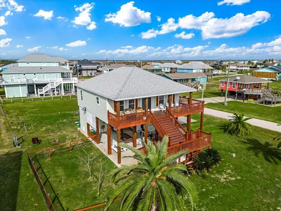 919 Eastview, Crystal Beach, TX 77650 - Image #2
