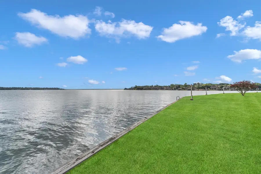 146 April Point Drive S, Montgomery, TX 77356 - #2