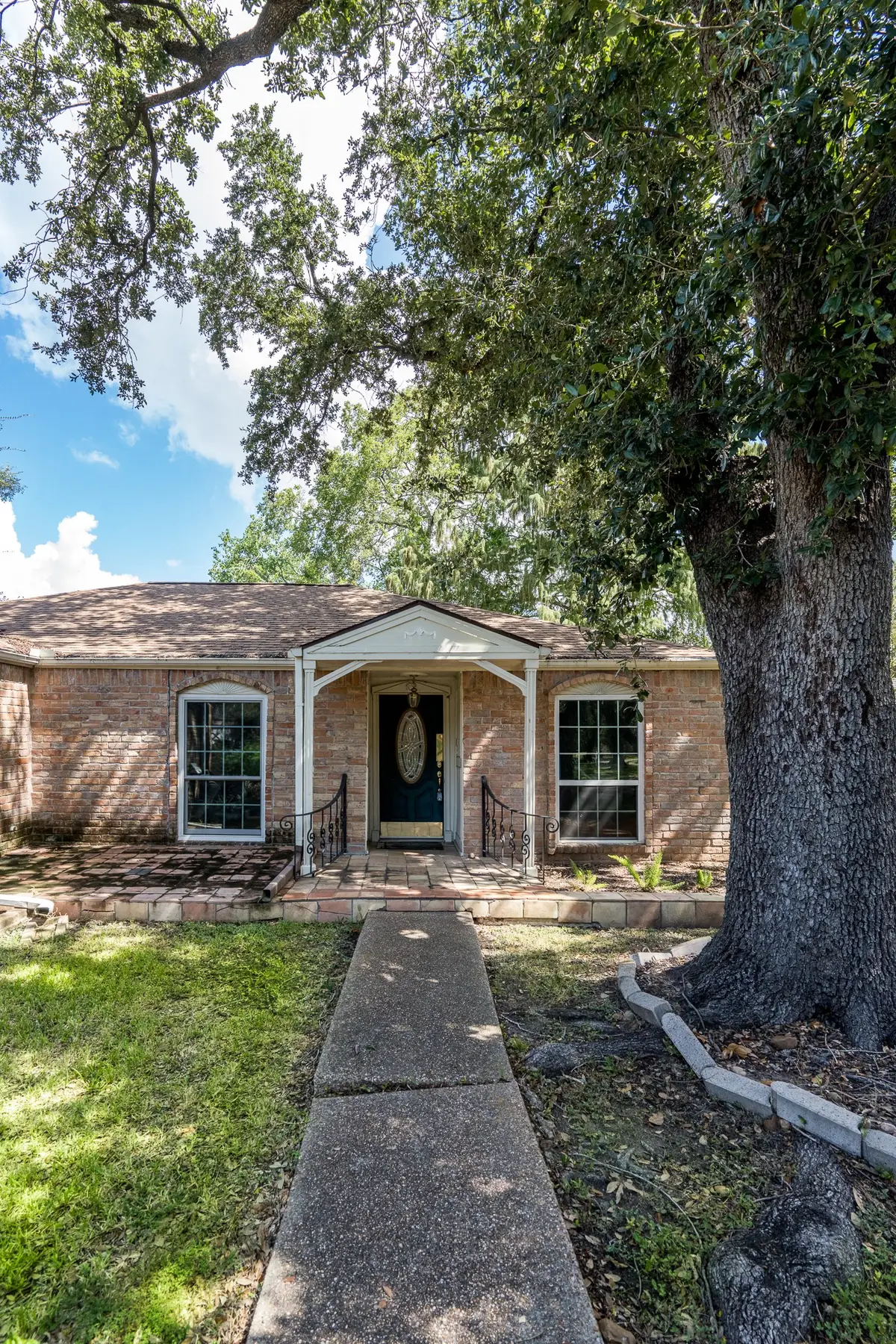 2015 Round Lake Drive, Houston, TX 77077 - #1