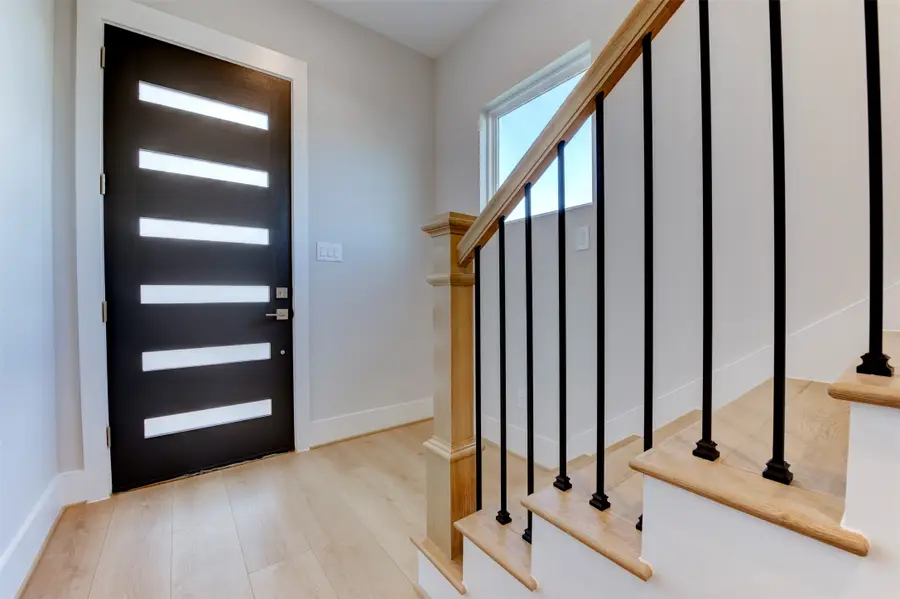 5144 Rosslyn Road, Houston, TX 77018 - Image #2