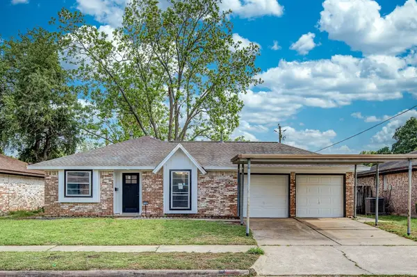 1109 E Columbia Lane, Deer Park, TX 77536