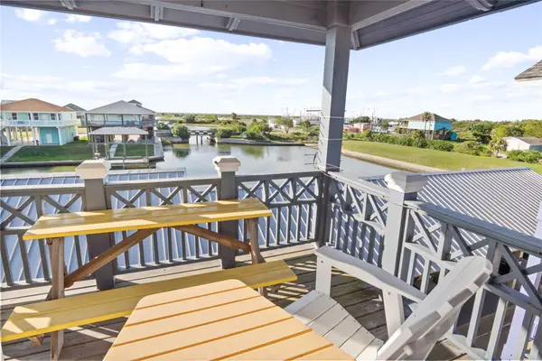 2205 Nelson Avenue, Port Bolivar, TX 77650