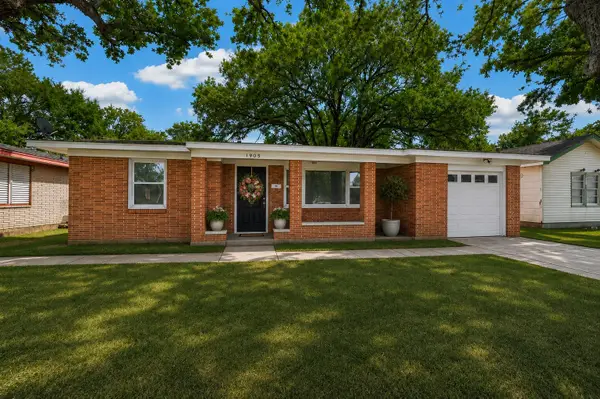 1905 5th Avenue N, Texas City, TX 77590