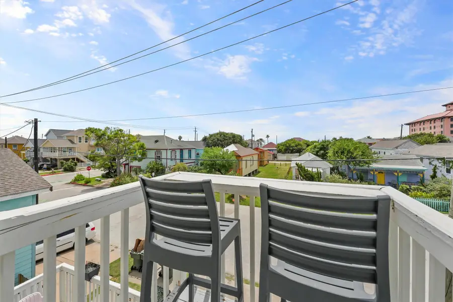 1910 Avenue O 1/2, Galveston, TX 77550 - Image #3